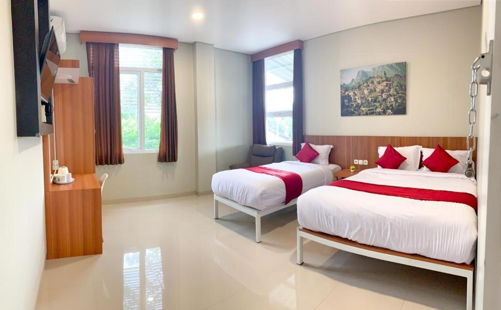 พริวาโต สวีท เพอร์โวเคอร์โต Hotel Kembaran ภายนอก รูปภาพ